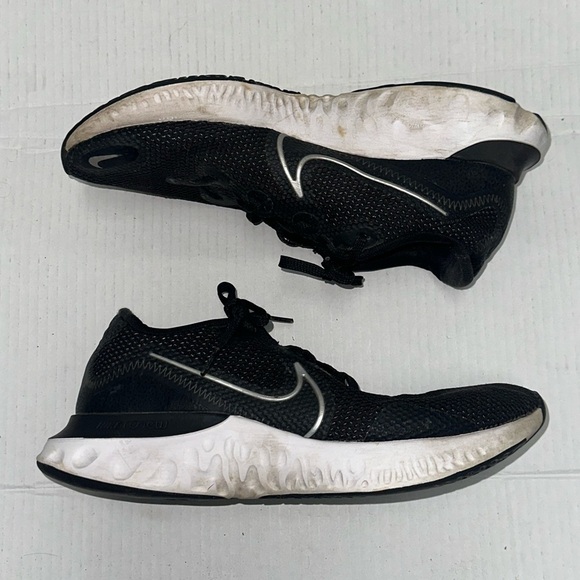 Nike Size 9.5 - Picture 1 of 6